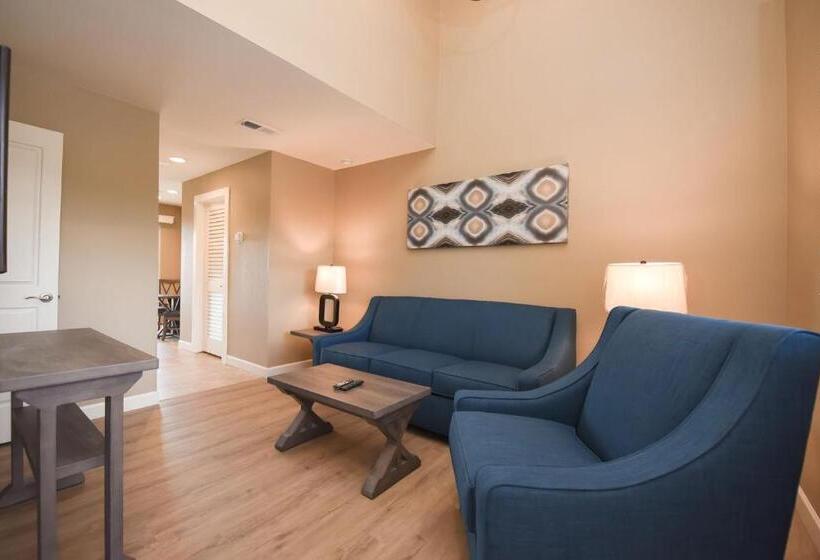 הוסטל Waterside Suites And Marina