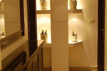 Daraghmeh Hotel Apartments  Wadi Saqra