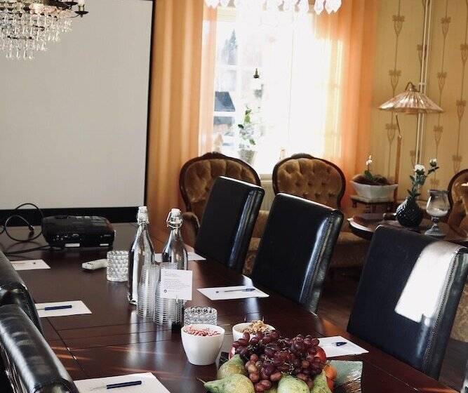 بنسيون Högbo Hotell Skommarsgården