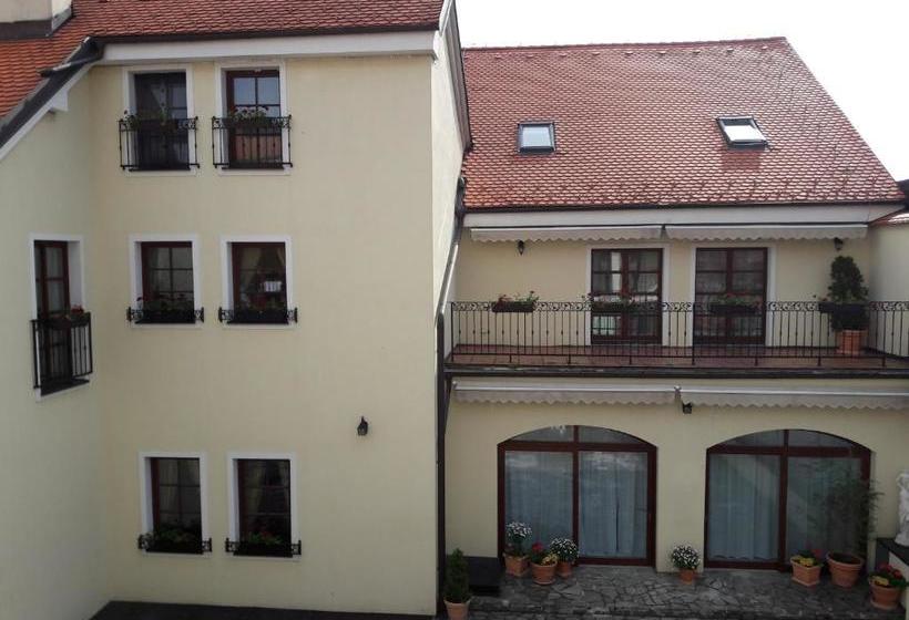 膳宿费 Sebastian U Hoffera