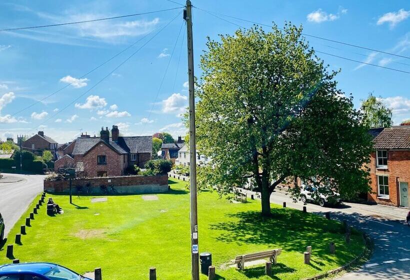 فندق صغير The Star Inn 1744