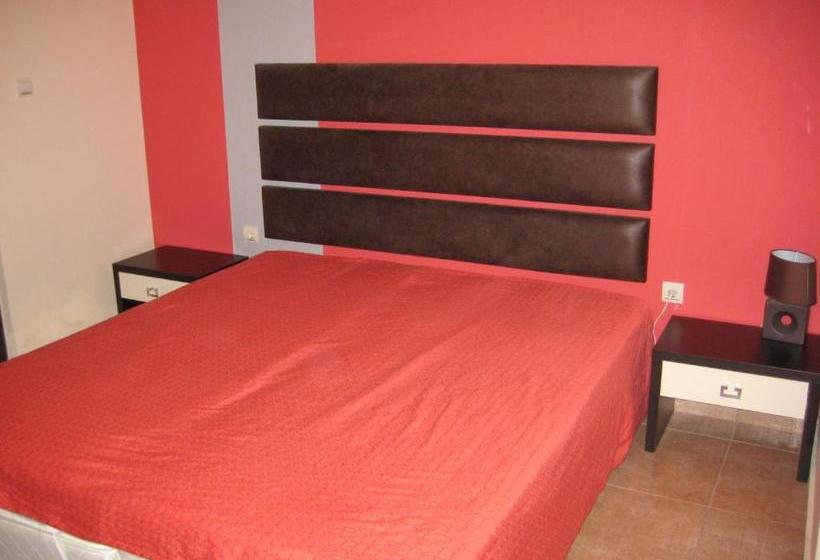 פנסיון Family Hotel Bunara