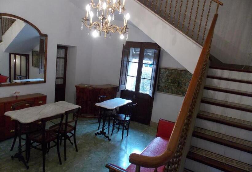 بنسيون Hostal Cal Pla