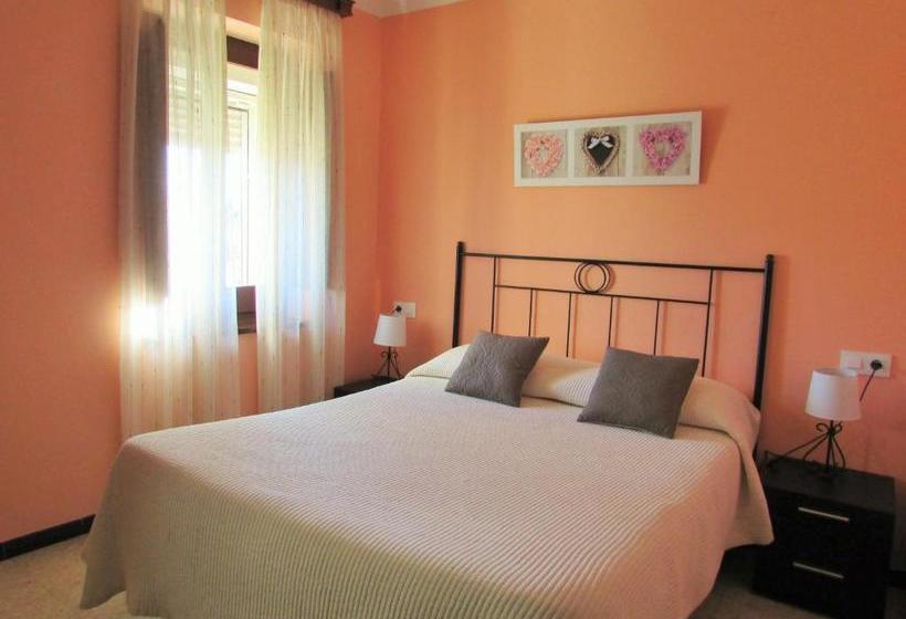 بنسيون Hostal Can Bassalis