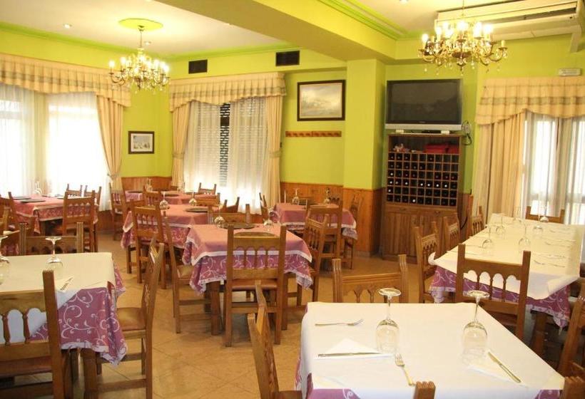 بنسيون Hostal Cazalegas