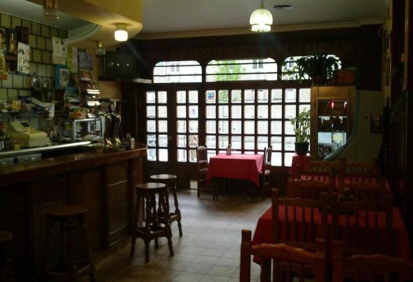 פנסיון Hostal Pumar