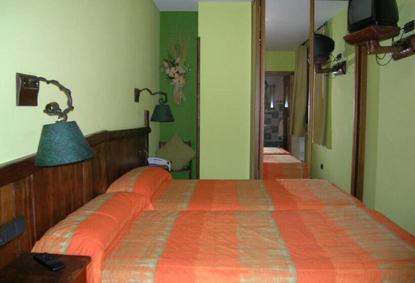 پانسیون Hostal Xaloa Orio