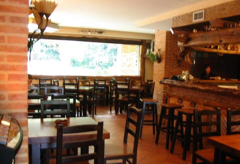 پانسیون Hostal Xaloa Orio