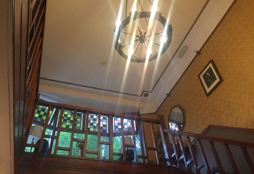 بنسيون Oakfield Lodge Guest House Stockport