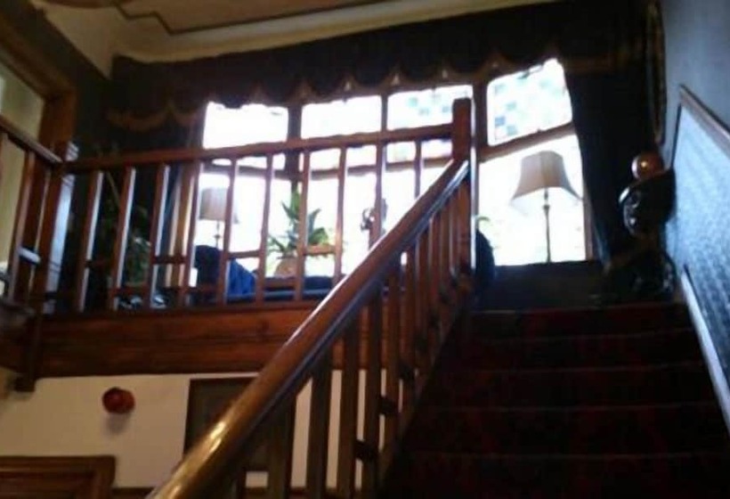 بنسيون Oakfield Lodge Guest House Stockport