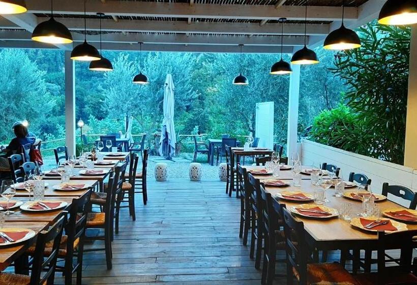 Отель Bio Agriturismo Valle Dei Calanchi