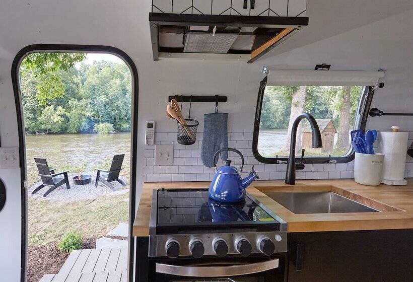 پانسیون Asheville River Cabins