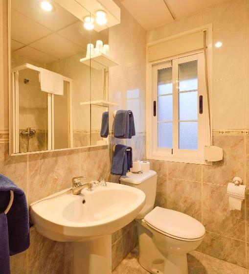 پانسیون Hostal Apolo Trece