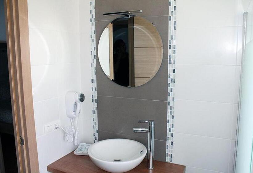 פנסיון Hostal Montilla Sotogrande