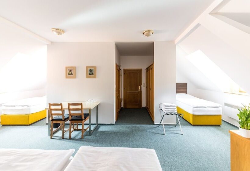 پانسیون Penzion Austis