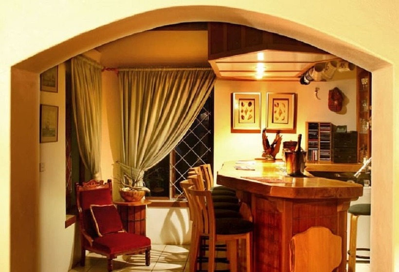 פנסיון Cottage On The Hill