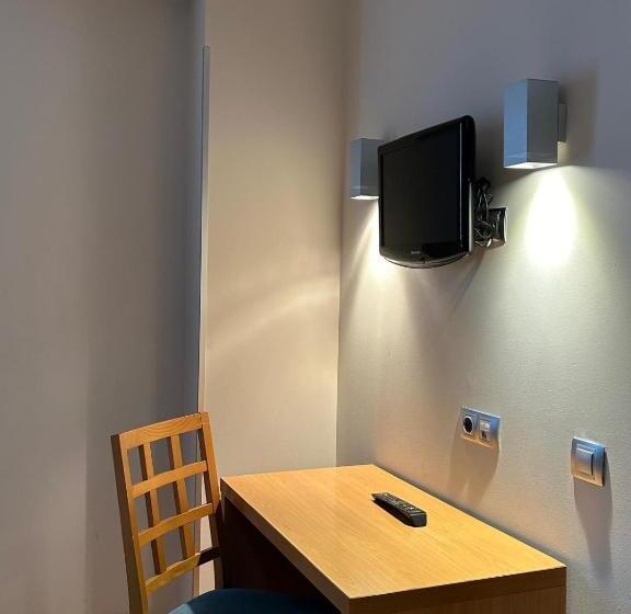 بنسيون Hostal Aralar