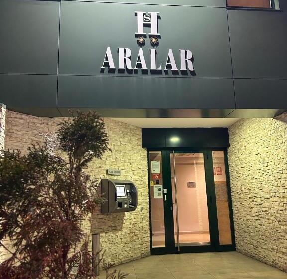 بنسيون Hostal Aralar
