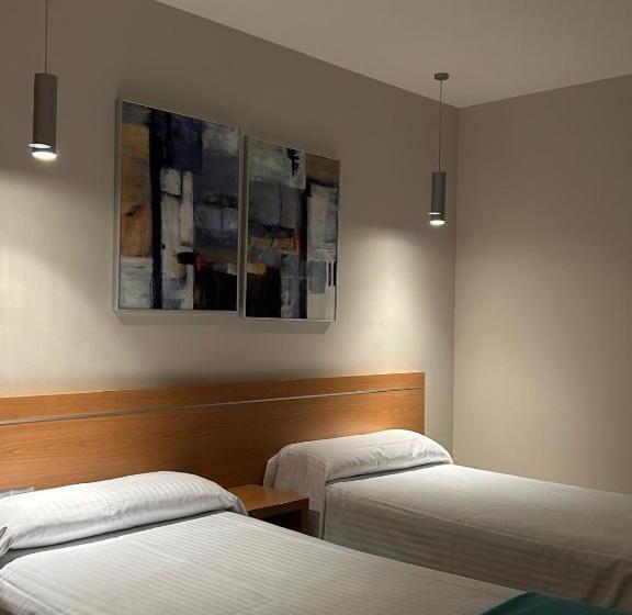 بنسيون Hostal Aralar
