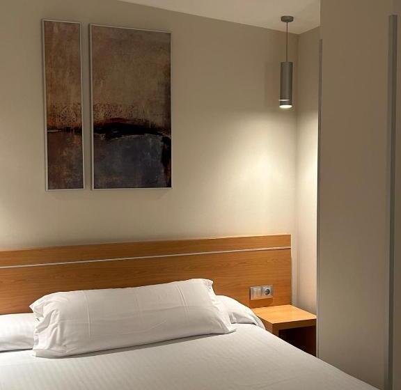 بنسيون Hostal Aralar