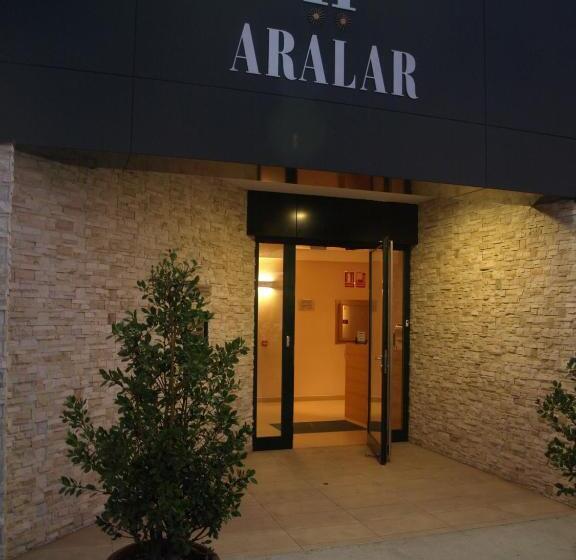 بنسيون Hostal Aralar