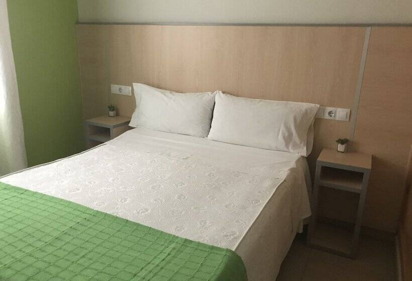 پانسیون Hostal Manuela