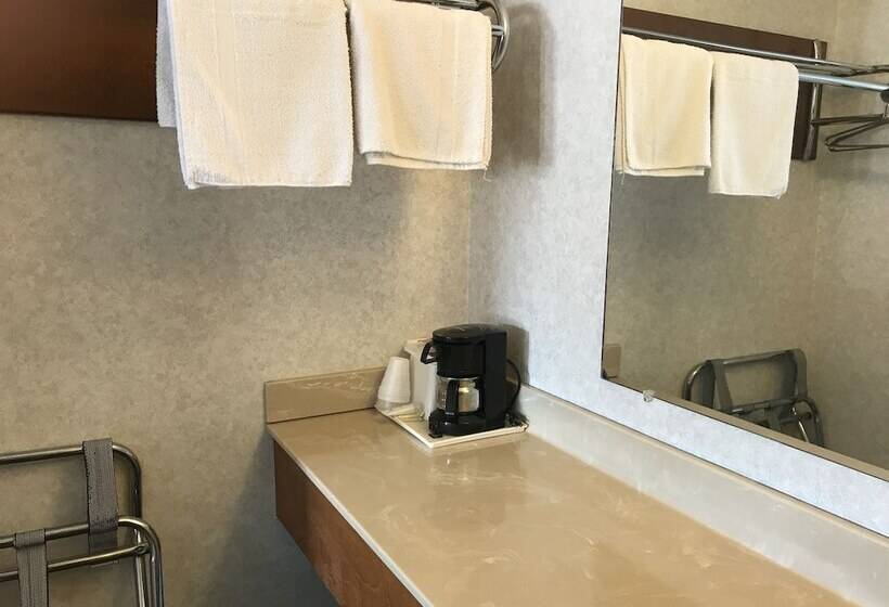 הוסטל Americas Inn Bardstown