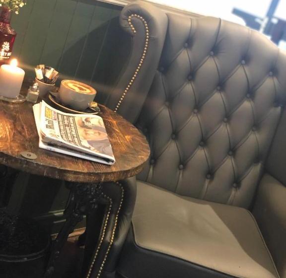 فندق صغير The Strawbury Duck Inn
