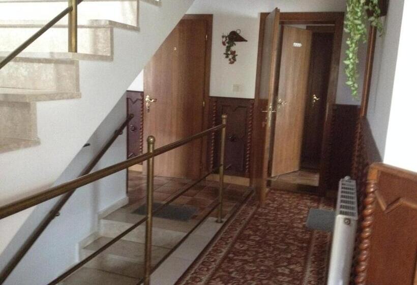 ペンション Györgyi Haus