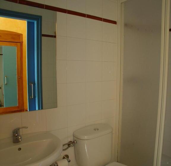 膳宿费 Hostal Adarnius