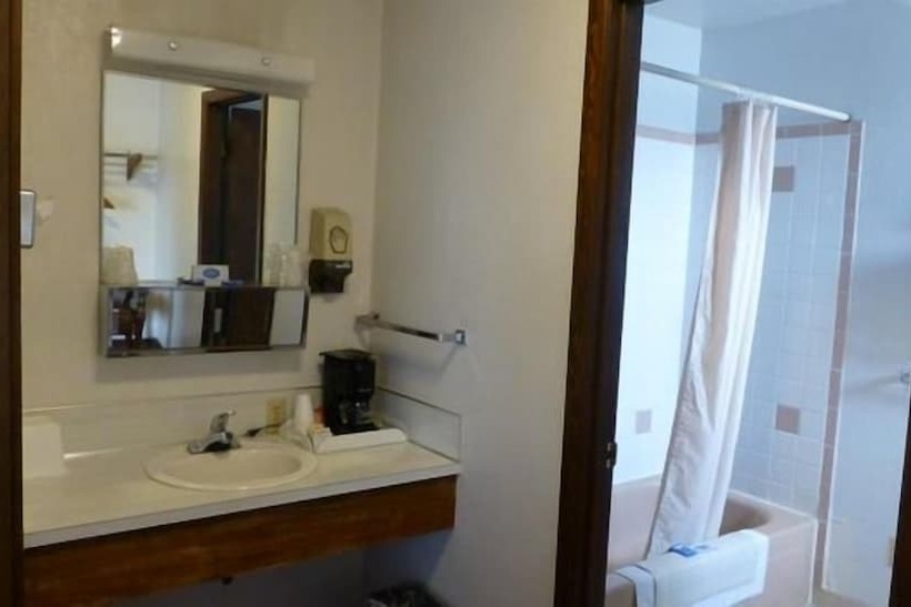 호스텔 Umatilla Inn & Suites