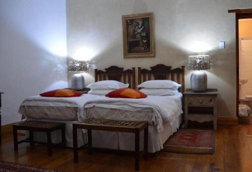 פנסיון Cypress Cottage