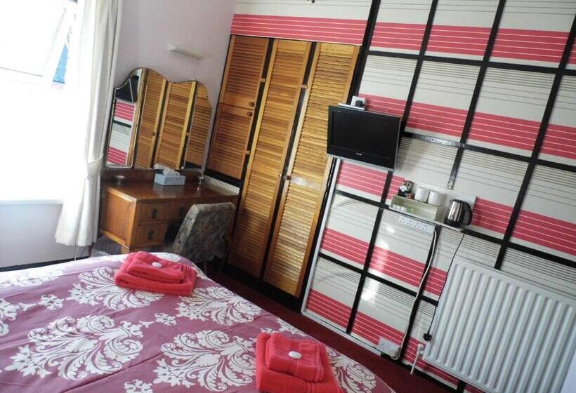 پانسیون Happy Days Guesthouse