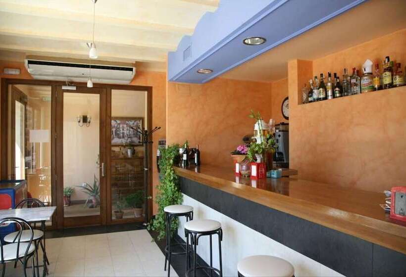 بنسيون Hostal La Fuente