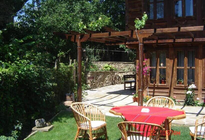 بنسيون Kenara Guest House