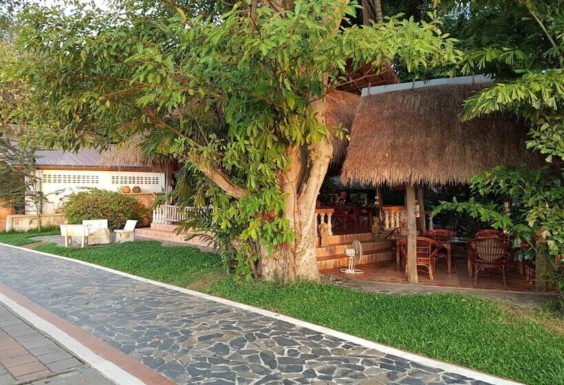 پانسیون Mut Mee Garden Guest House