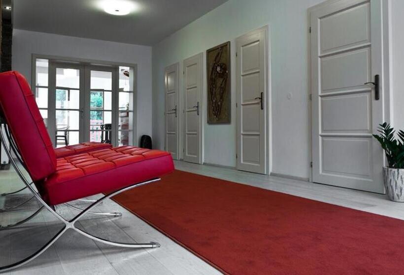 پانسیون Residence Arx & Wellness