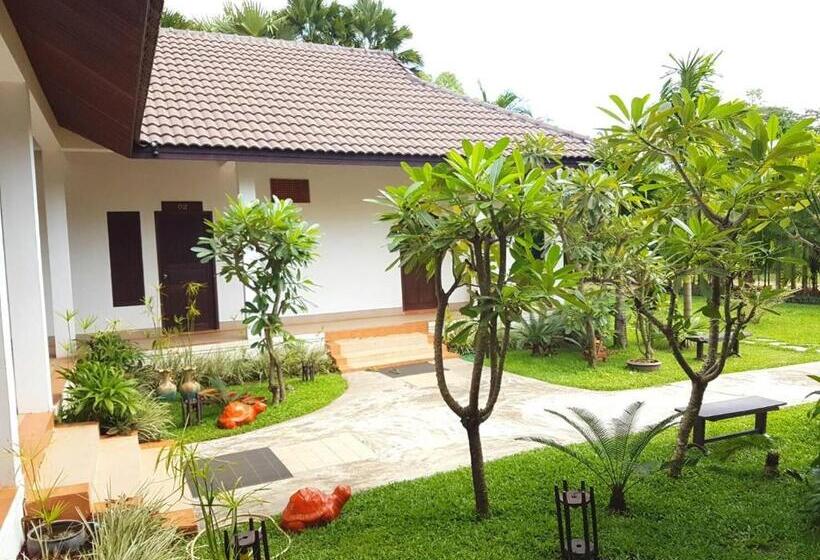 پانسیون Villa Thakhek