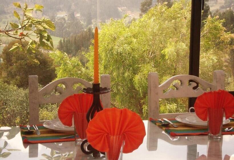 هاستل Miravalle Suites