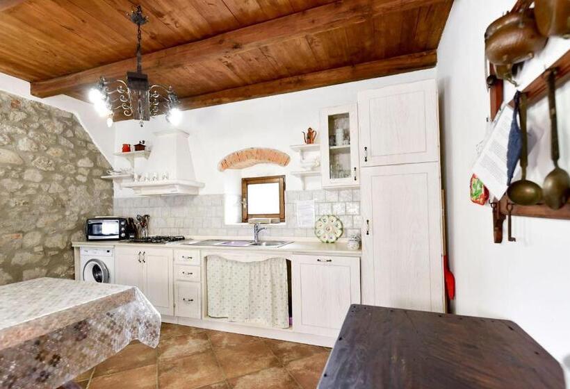 فندق Agriturismo Castello Delle Fornaci   Private Jacuzzi