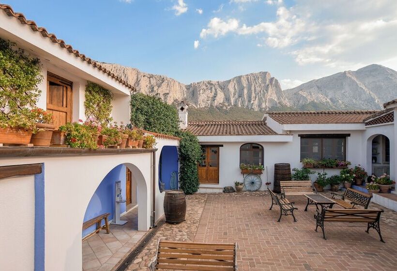בית מלון כפרי Agriturismo Guthiddai
