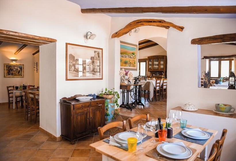 בית מלון כפרי Agriturismo Guthiddai