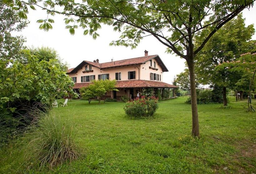 فندق Cascina Papa Mora