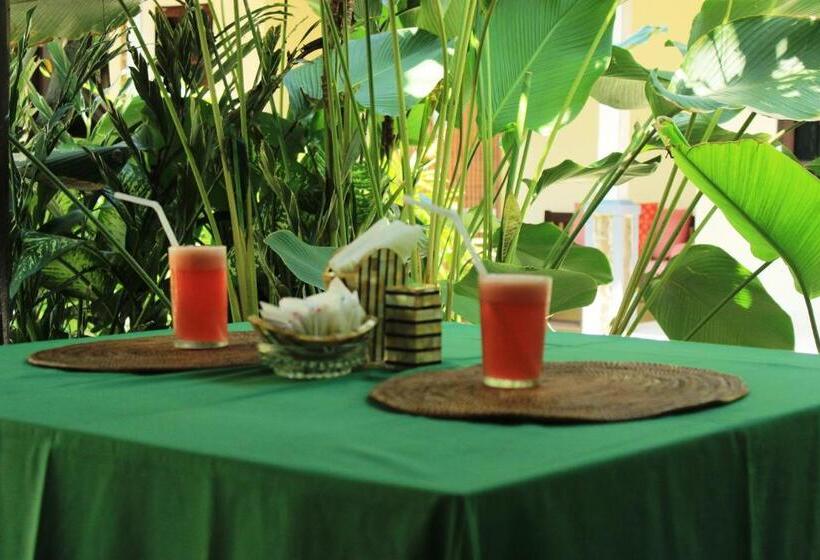 ペンション Giri Sari Guest House Pemuteran Bali