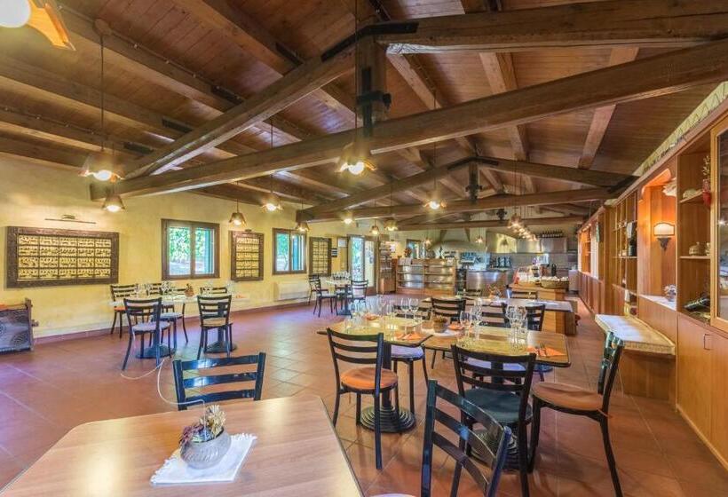 فندق Agriturismo Podere Villa Alessi
