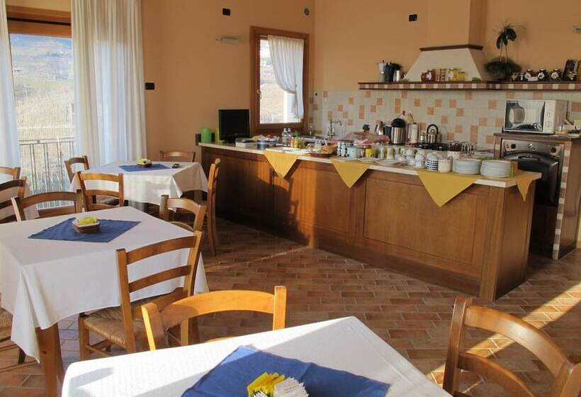 هتل La Casa Vecchia