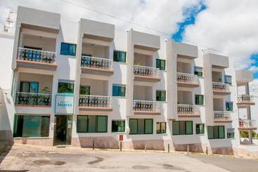 پانسیون Estudios Salinas   Fuseta