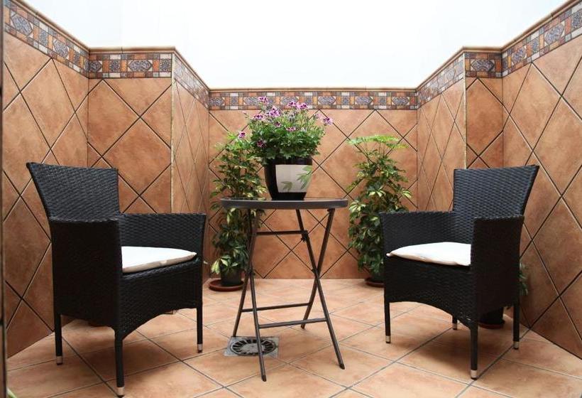 بنسيون Hostal Avenida