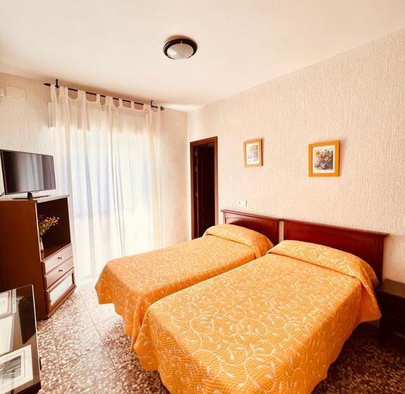 بنسيون Hostal Muriel