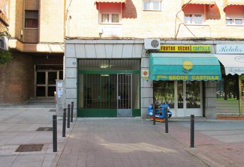 بنسيون Hostal Pradillo